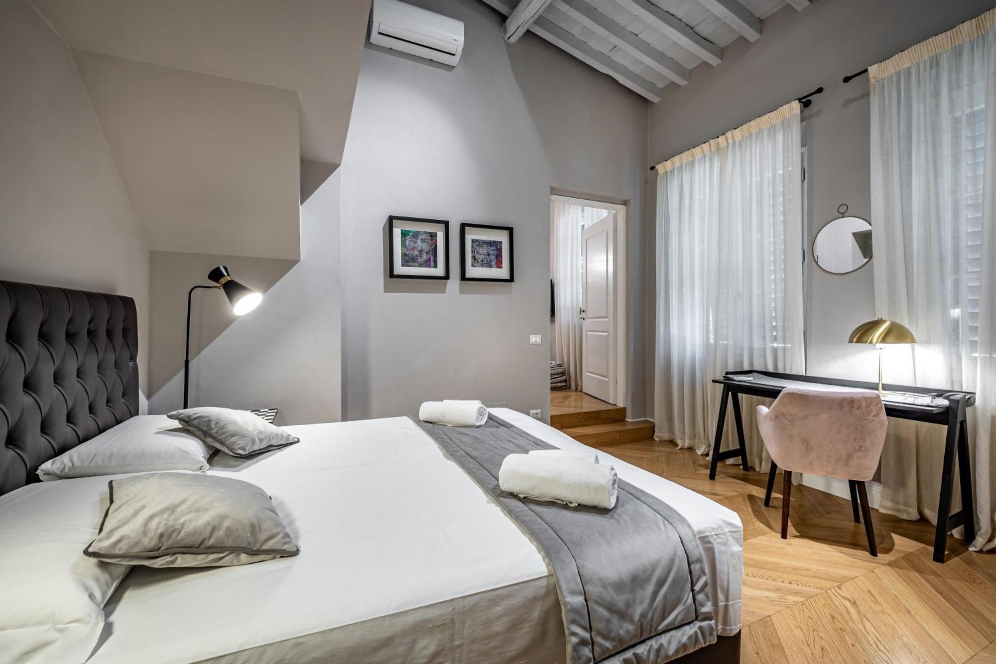 Hs4U Ricasoli Luxury Apartment Near Duomo N.1 Флоренция Экстерьер фото